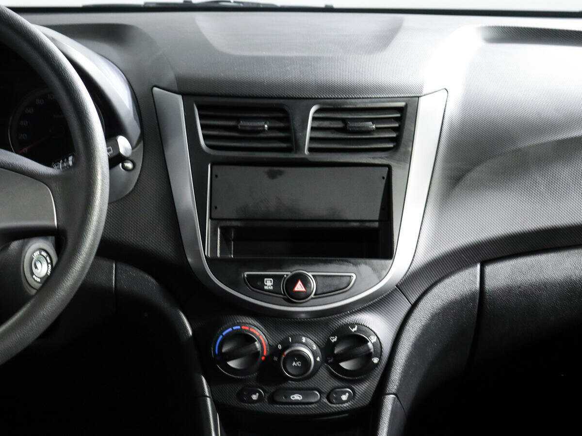 Купить Hyundai Solaris с пробегом. Фото: #10