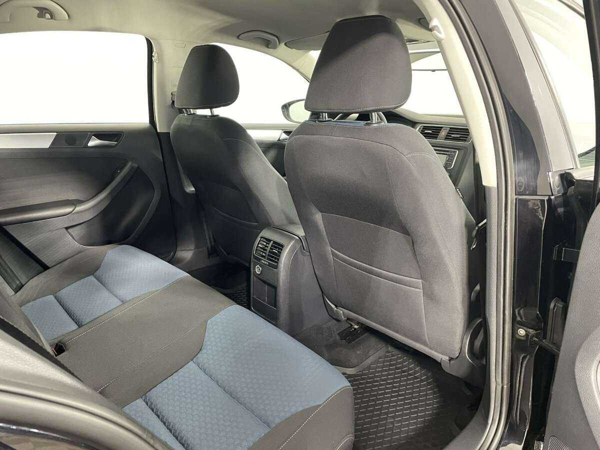 Купить Volkswagen Jetta с пробегом. Фото: #16
