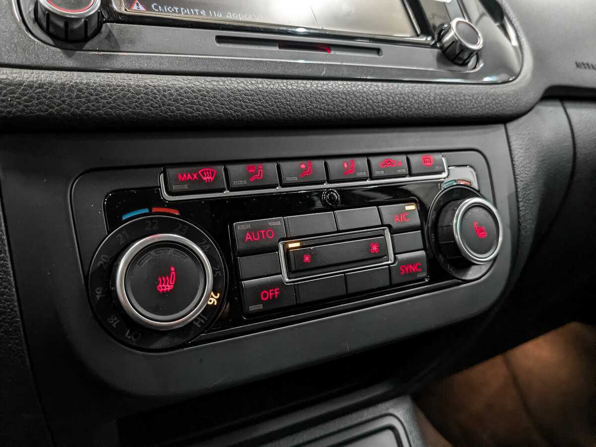 Купить Volkswagen Tiguan с пробегом. Фото: #25