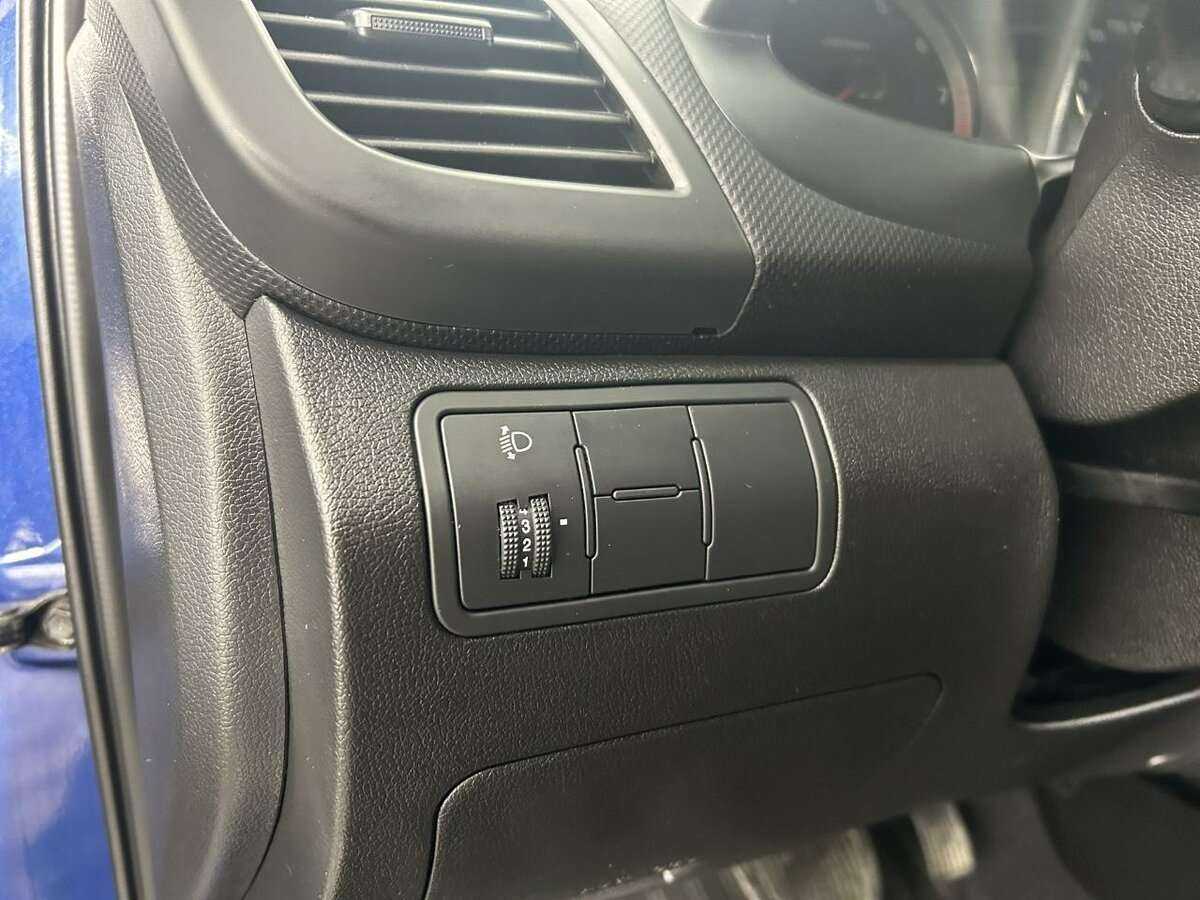 Купить Hyundai Solaris с пробегом. Фото: #8