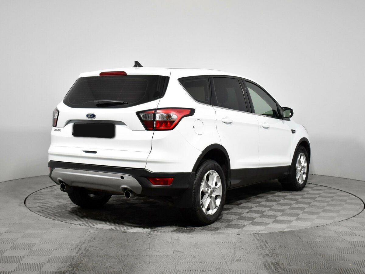 Купить Ford Kuga с пробегом. Фото: #2