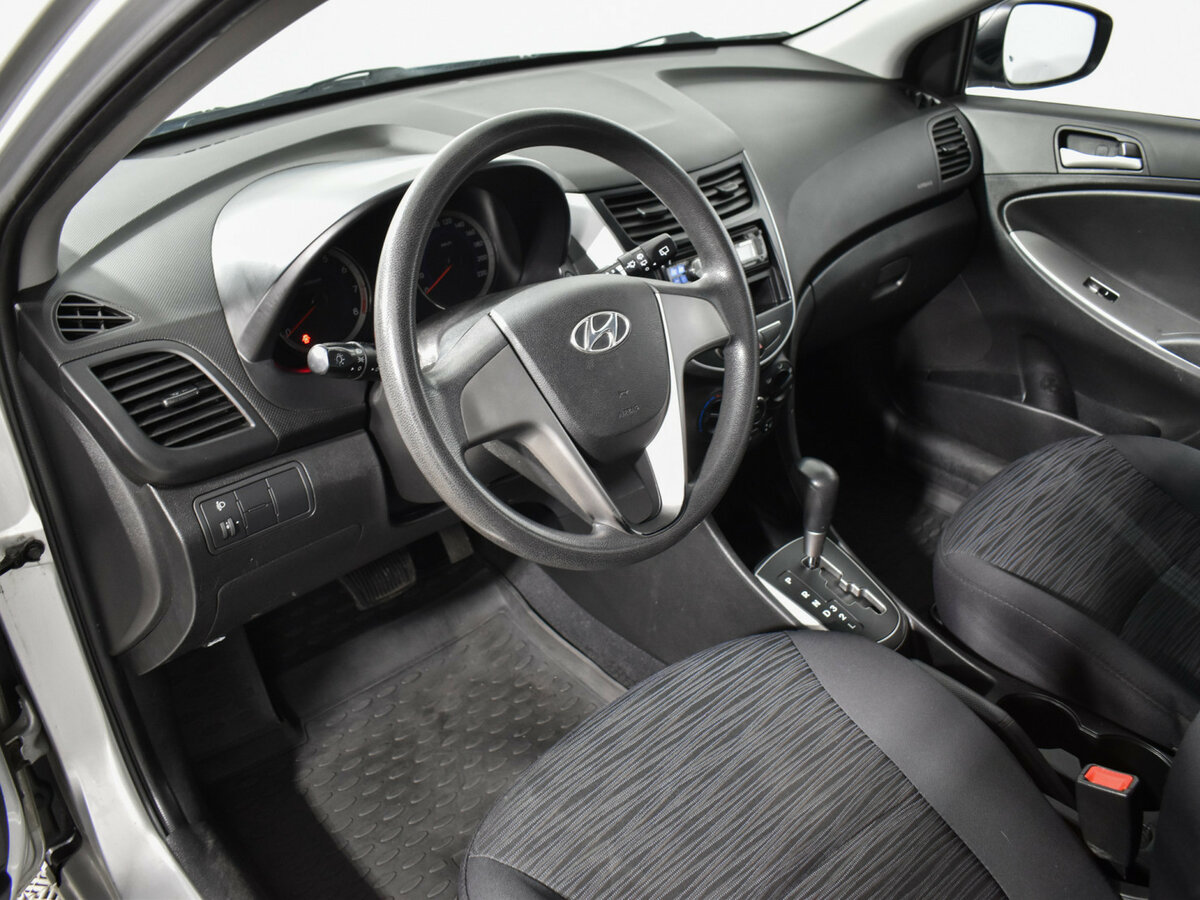 Купить Hyundai Solaris с пробегом. Фото: #8