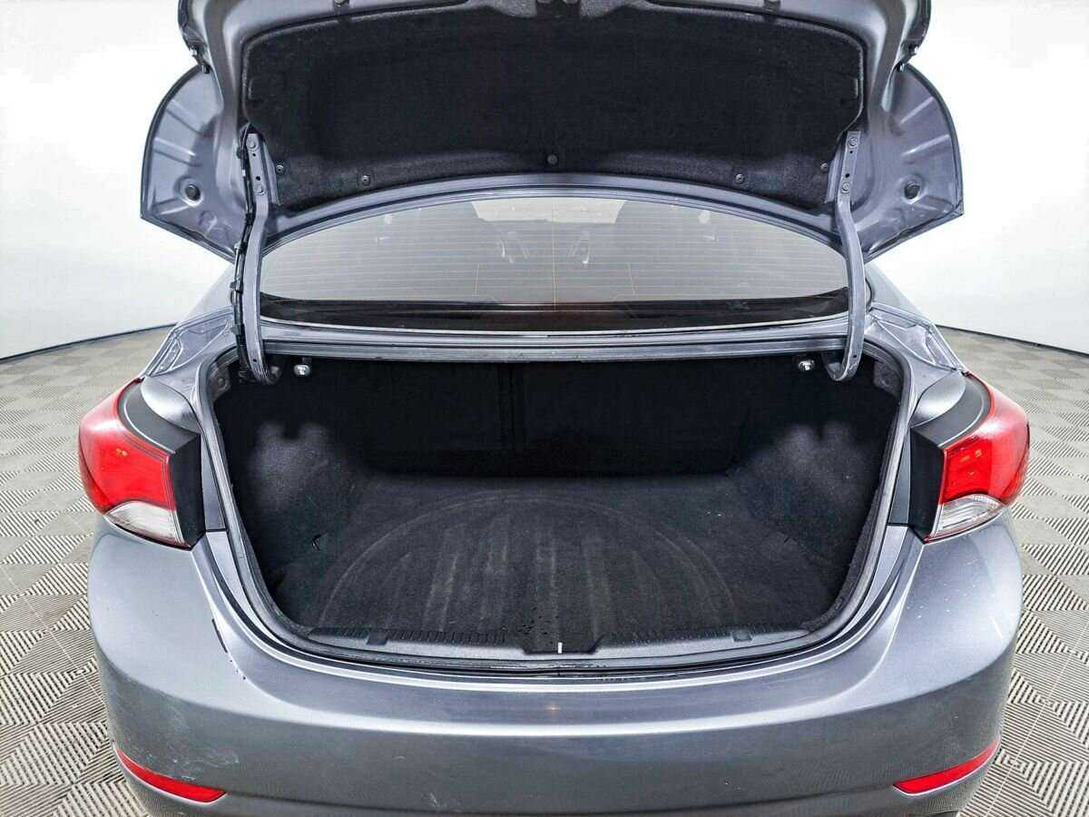 Купить Hyundai Elantra с пробегом. Фото: #9