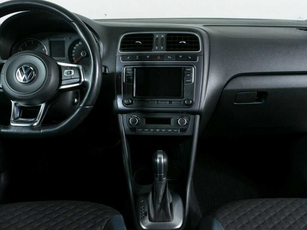 Купить Volkswagen Polo с пробегом. Фото: #8