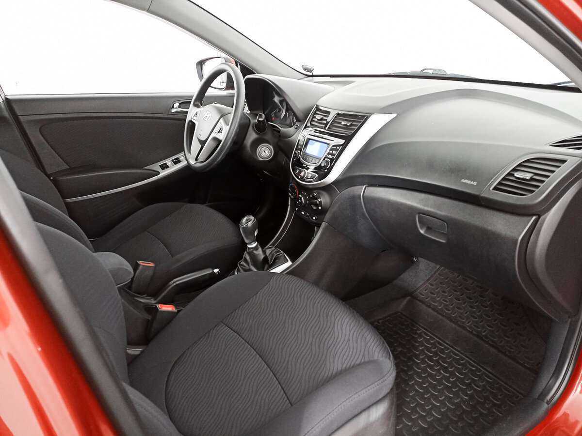 Купить Hyundai Solaris с пробегом. Фото: #6