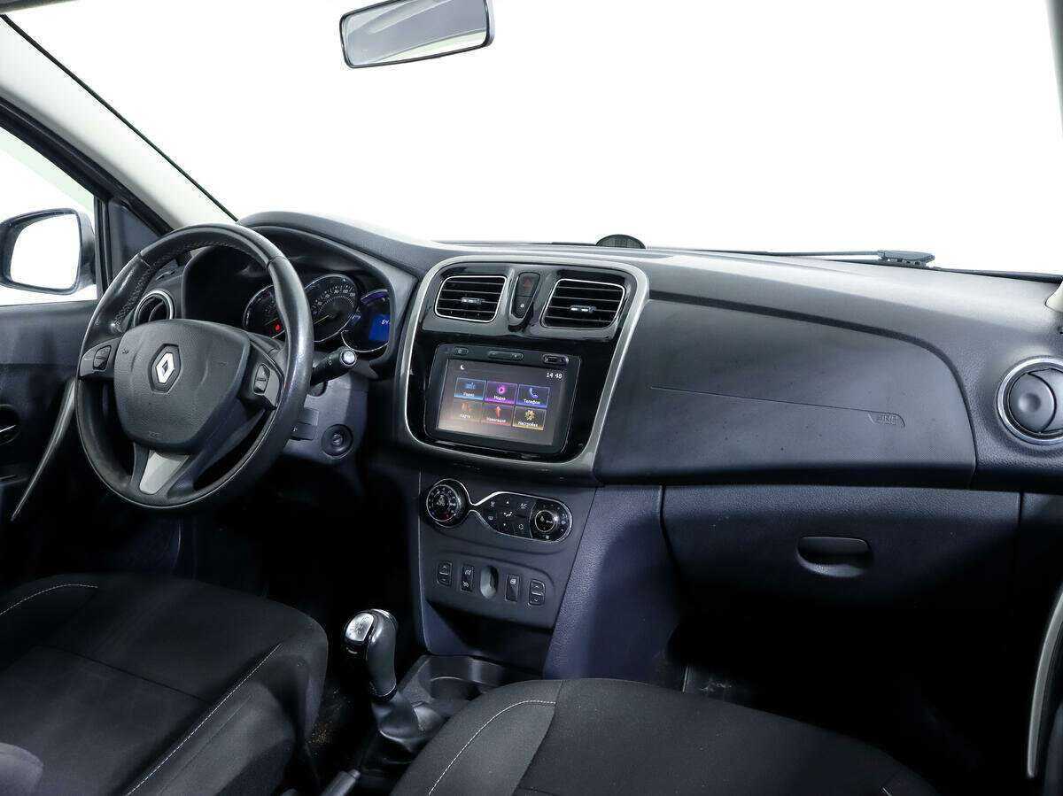 Купить Renault Sandero с пробегом. Фото: #8