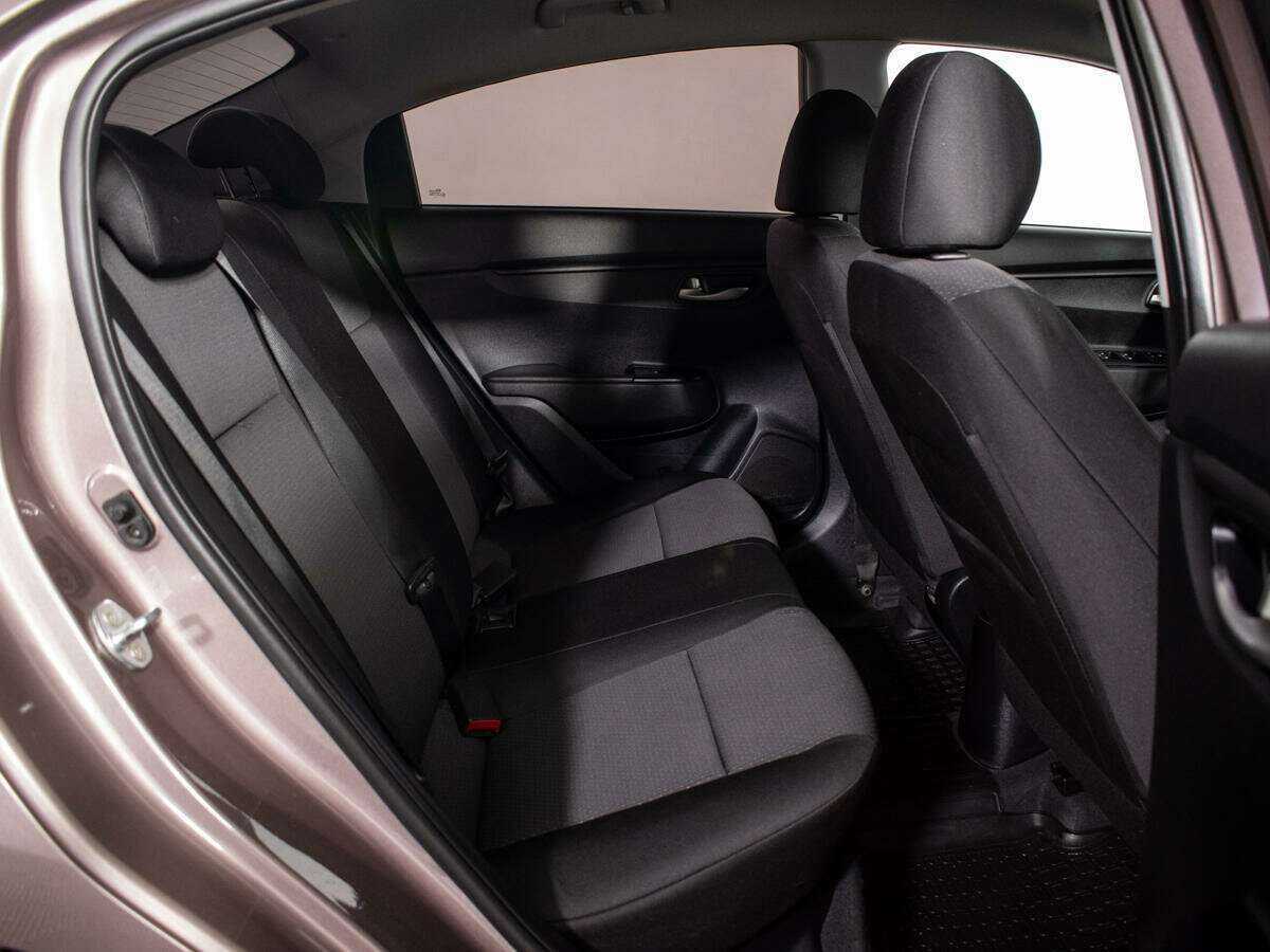 Купить Kia Rio с пробегом. Фото: #9