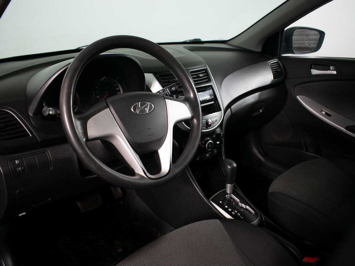 Купить Hyundai Solaris с пробегом. Фото: #12