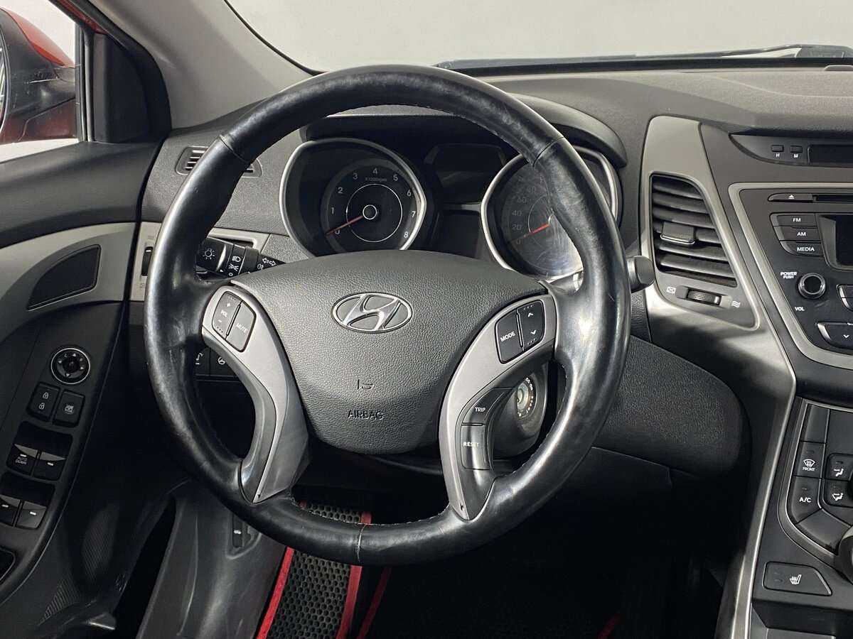 Купить Hyundai Elantra с пробегом. Фото: #9