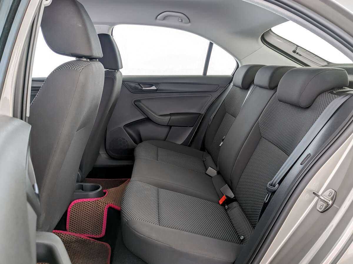 Купить Volkswagen Polo с пробегом. Фото: #11