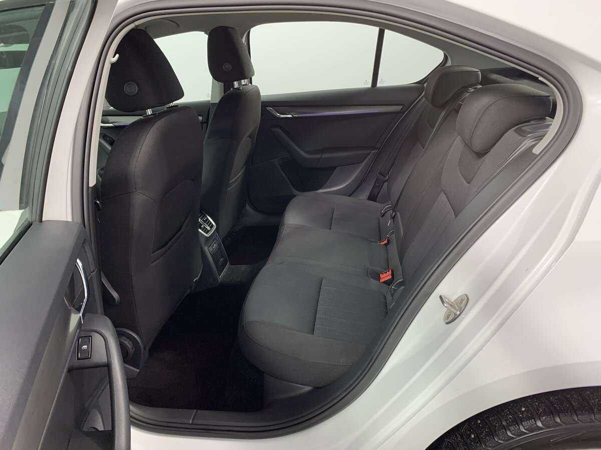Купить Skoda Octavia с пробегом. Фото: #11