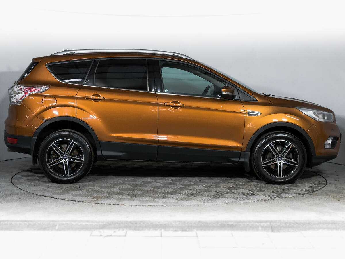 Купить Ford Kuga с пробегом. Фото: #3