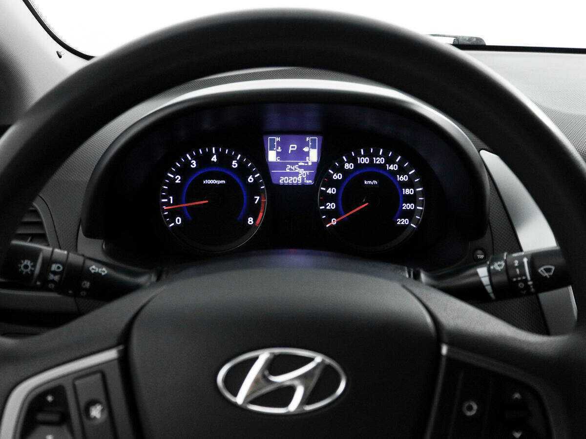 Купить Hyundai Solaris с пробегом. Фото: #14