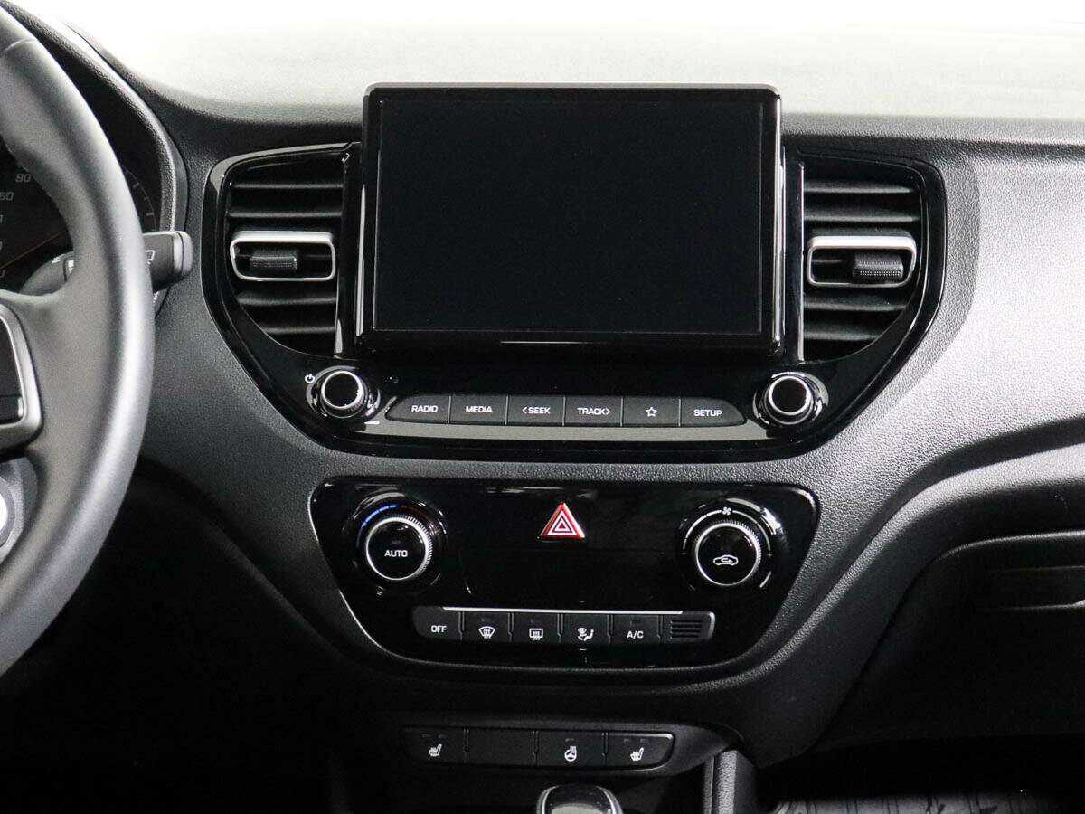 Купить Hyundai Solaris с пробегом. Фото: #11