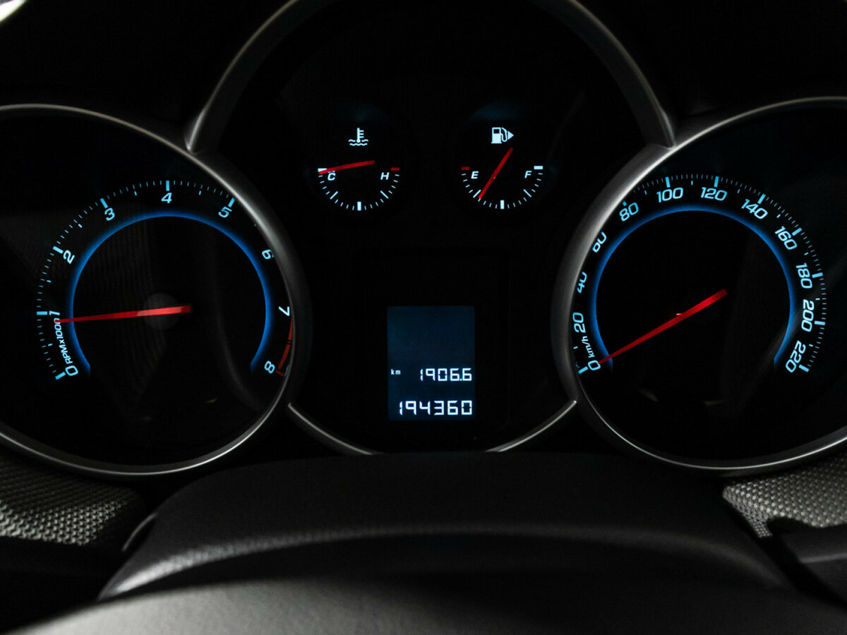 Купить Chevrolet Cruze с пробегом. Фото: #11