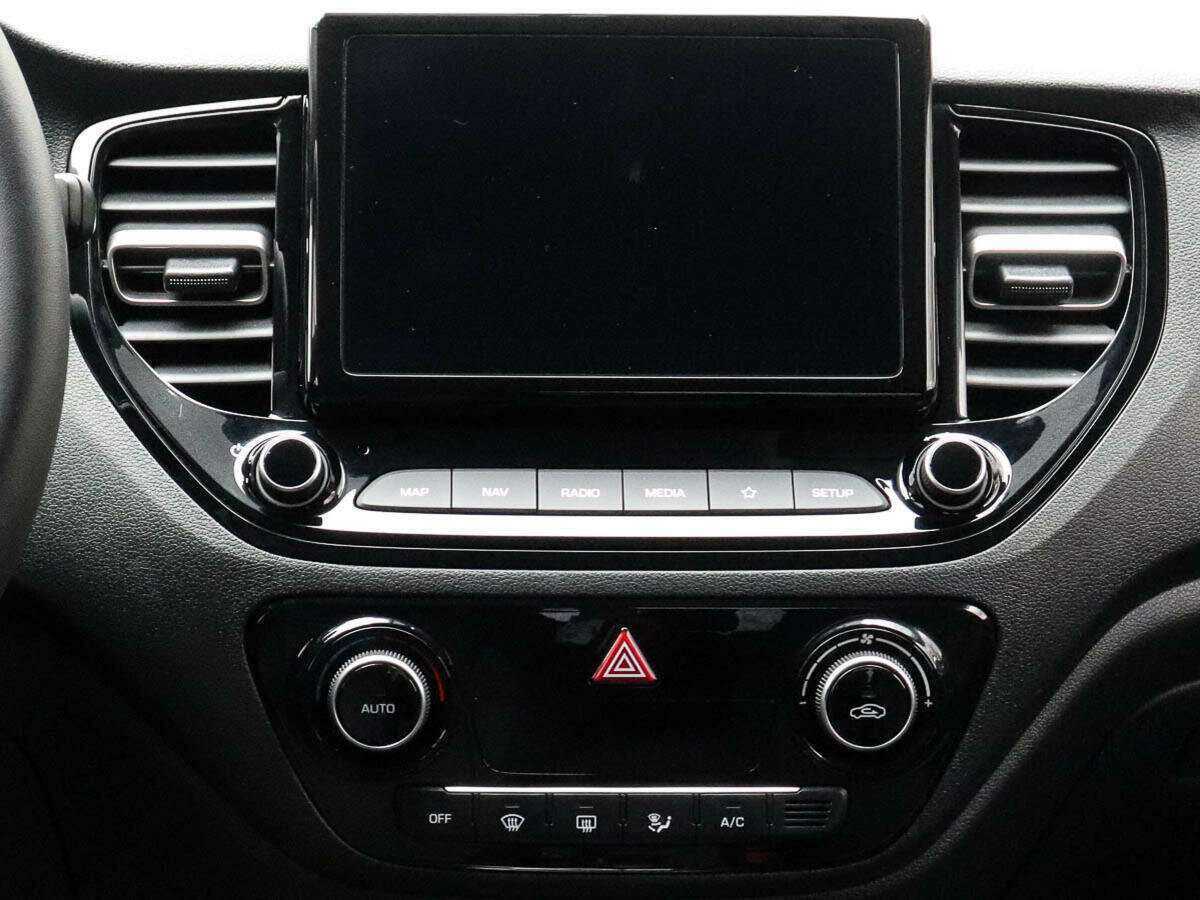 Купить Hyundai Solaris с пробегом. Фото: #9