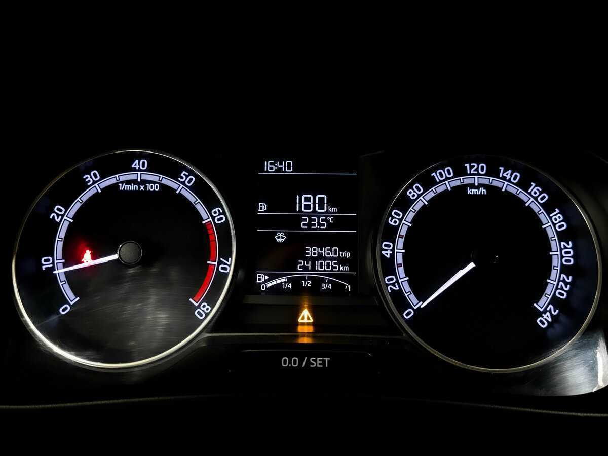 Купить Skoda Rapid с пробегом. Фото: #12