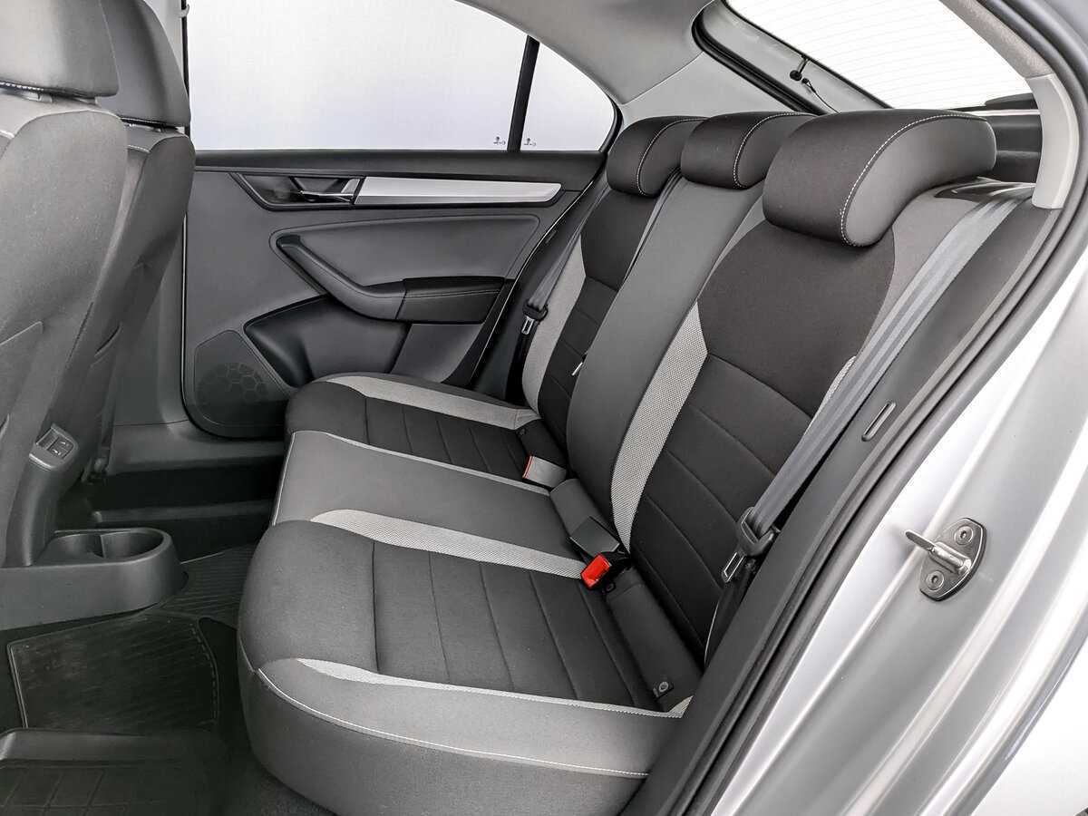 Купить Skoda Rapid с пробегом. Фото: #9