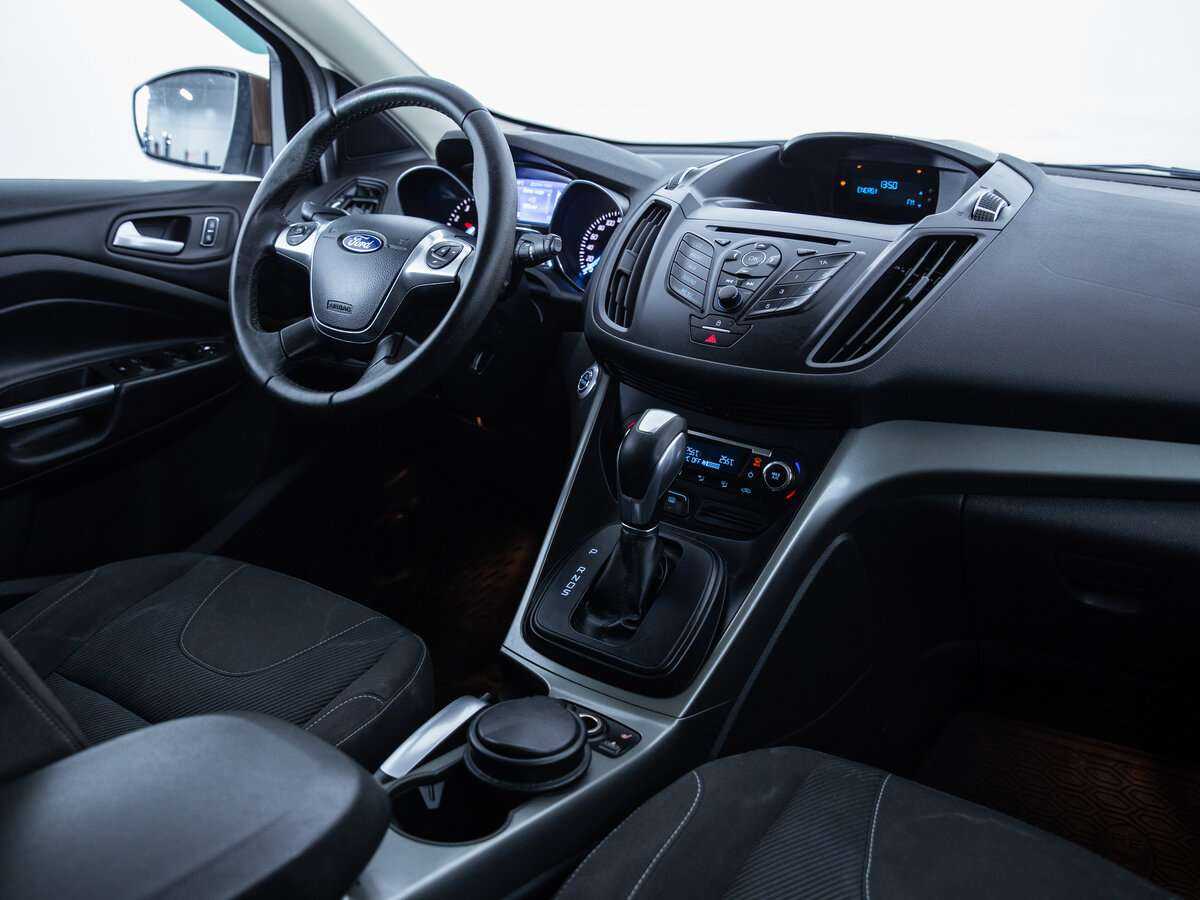Купить Ford Kuga с пробегом. Фото: #9