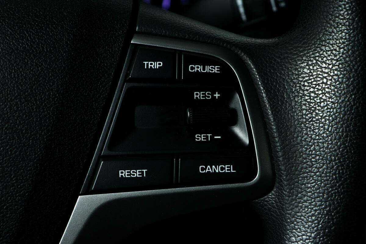 Купить Hyundai Elantra с пробегом. Фото: #14