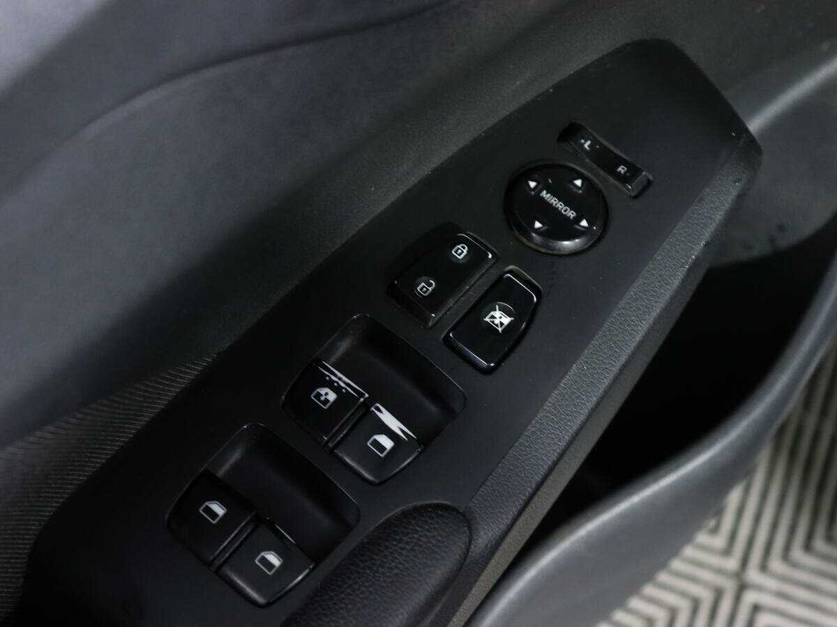 Купить Hyundai Solaris с пробегом. Фото: #12