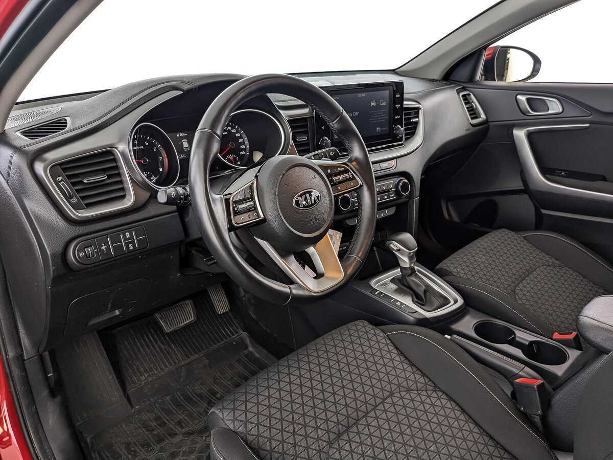 Купить Kia Ceed с пробегом. Фото: #10