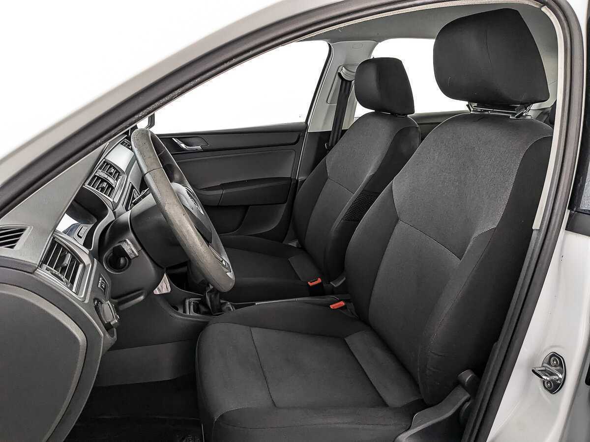 Купить Skoda Rapid с пробегом. Фото: #17