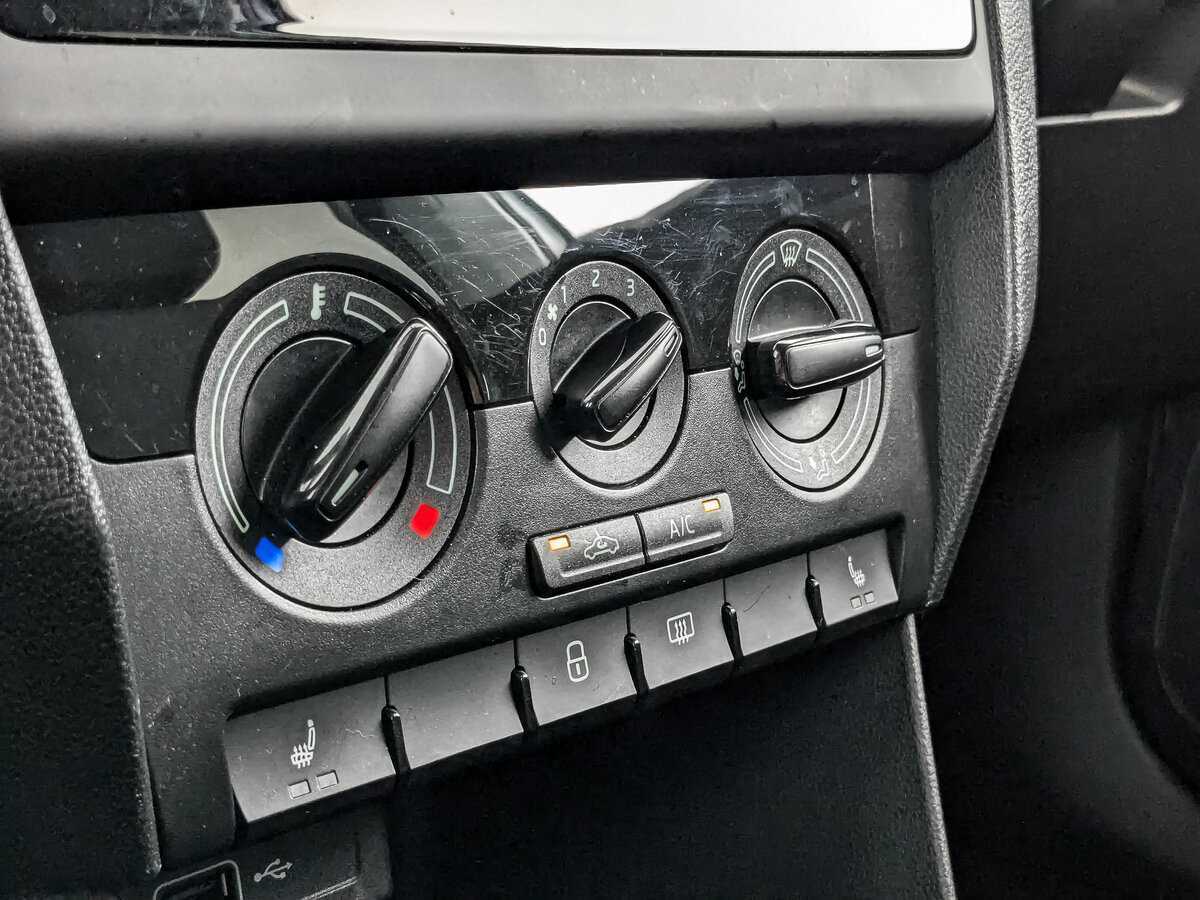 Купить Skoda Rapid с пробегом. Фото: #16