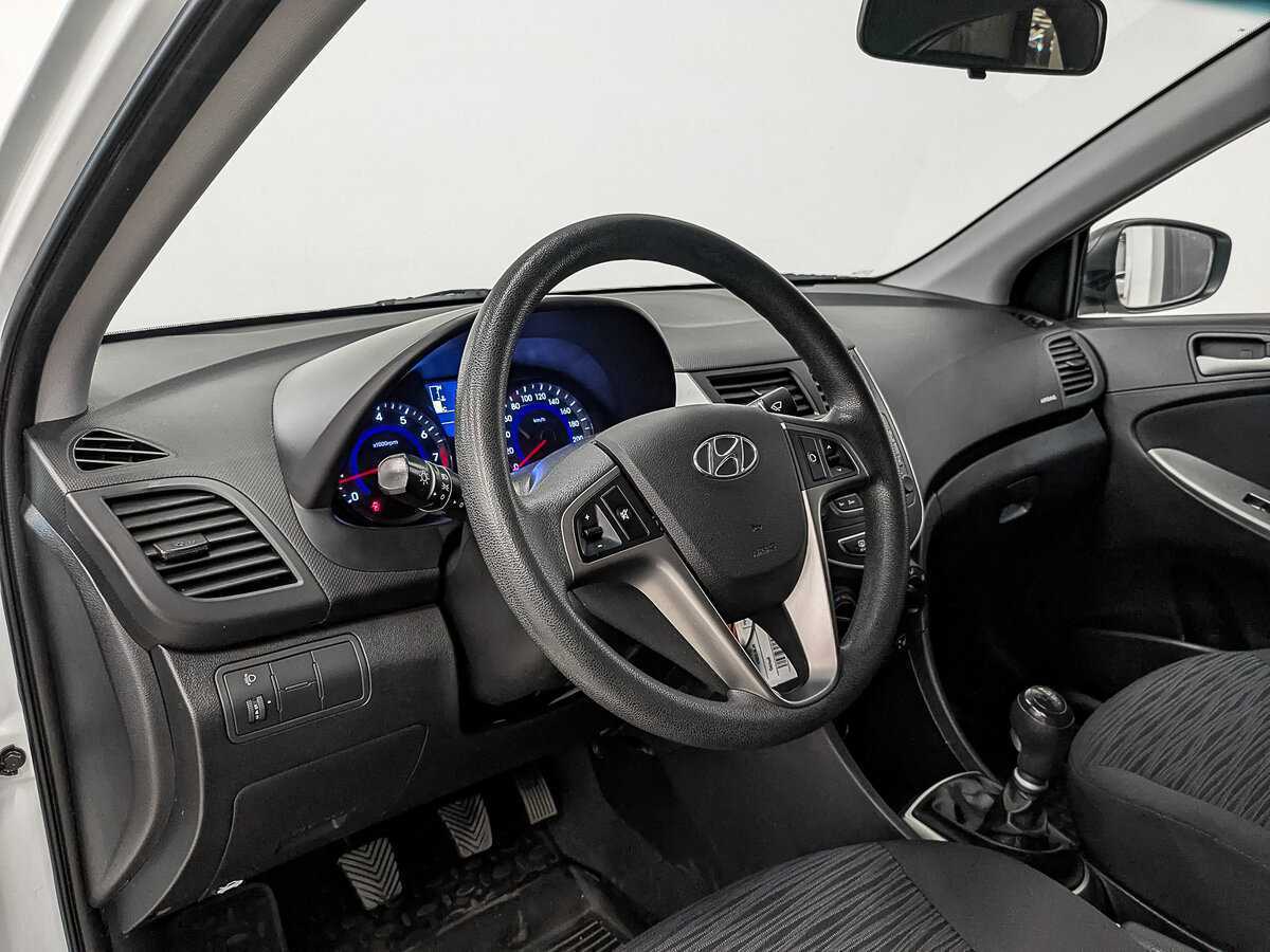 Купить Hyundai Solaris с пробегом. Фото: #12