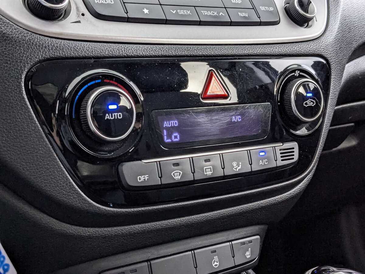 Купить Hyundai Solaris с пробегом. Фото: #16