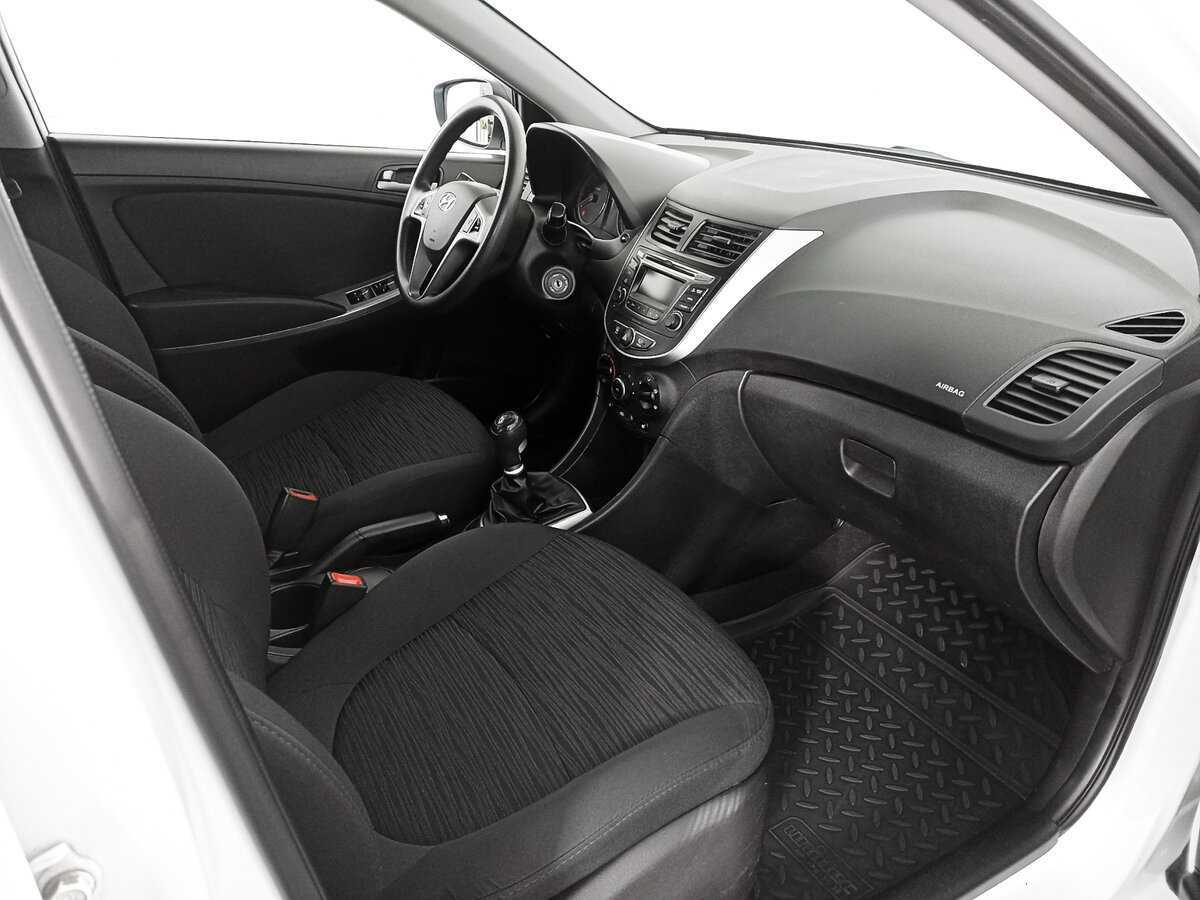 Купить Hyundai Solaris с пробегом. Фото: #6