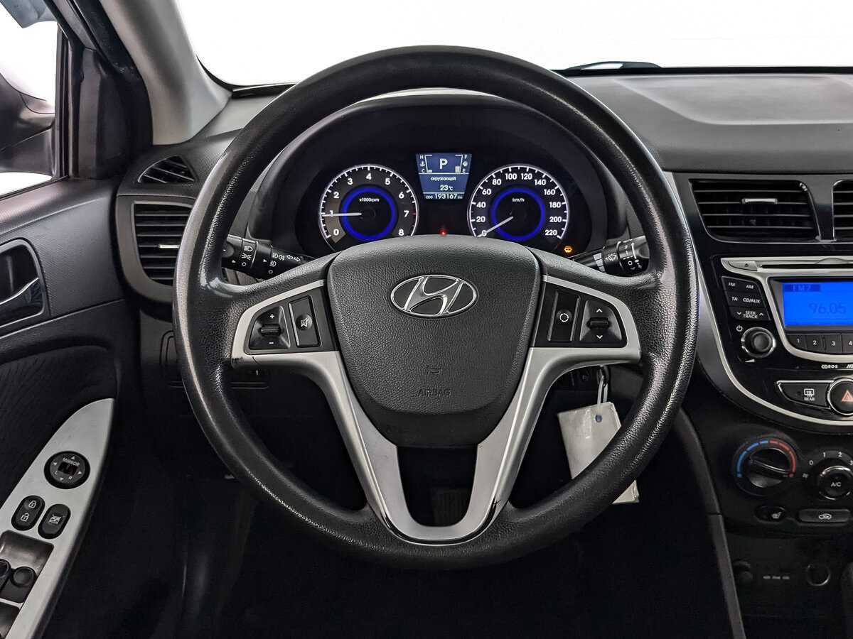 Купить Hyundai Solaris с пробегом. Фото: #17