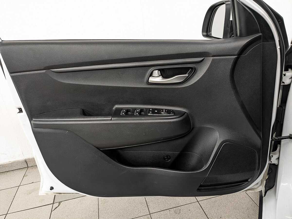 Купить Kia Rio с пробегом. Фото: #15