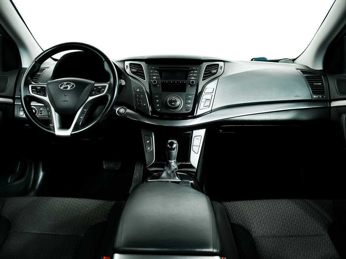 Купить Hyundai i40 с пробегом. Фото: #8