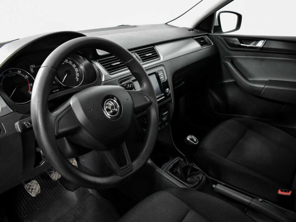 Купить Skoda Rapid с пробегом. Фото: #8
