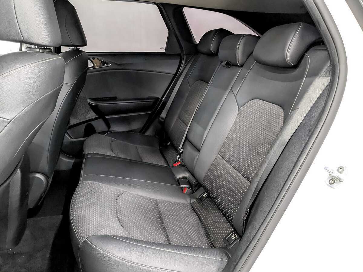 Купить Kia Ceed с пробегом. Фото: #12