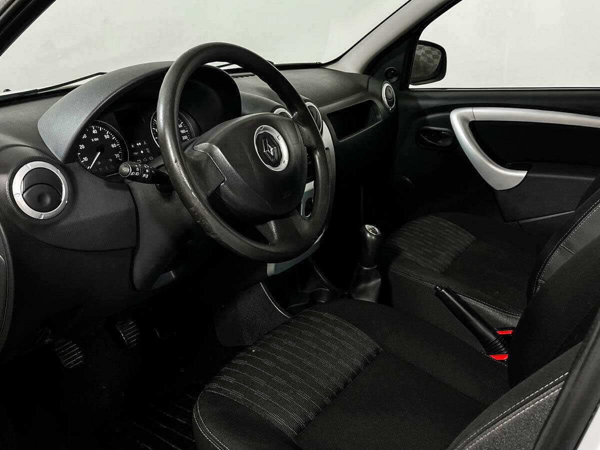 Купить Renault Sandero с пробегом. Фото: #5