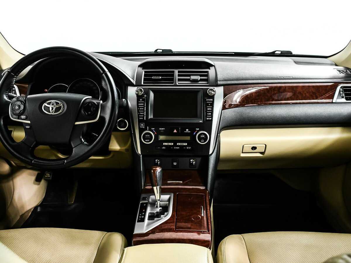 Купить Toyota Camry с пробегом. Фото: #10