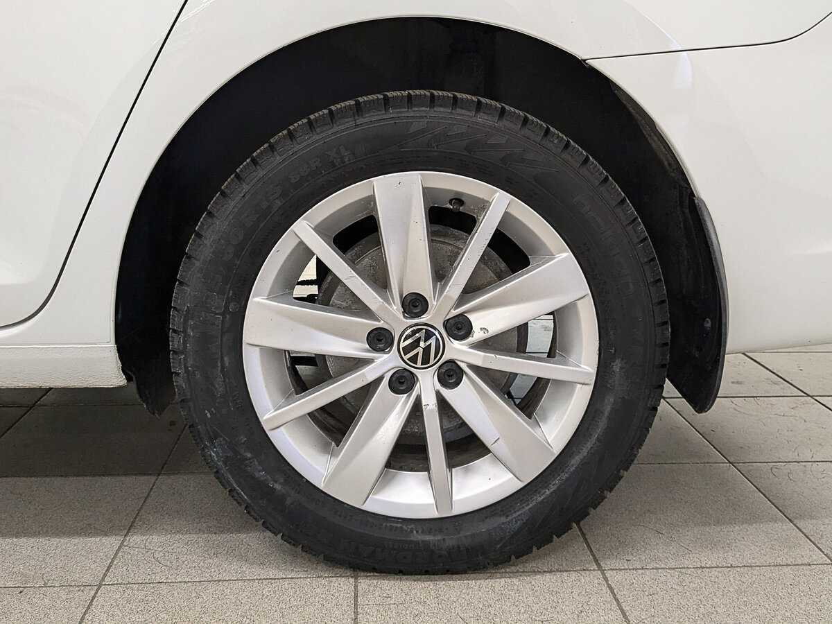 Купить Volkswagen Polo с пробегом. Фото: #11