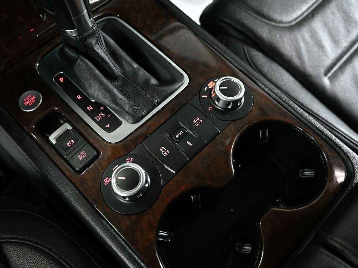 Купить Volkswagen Touareg с пробегом. Фото: #11