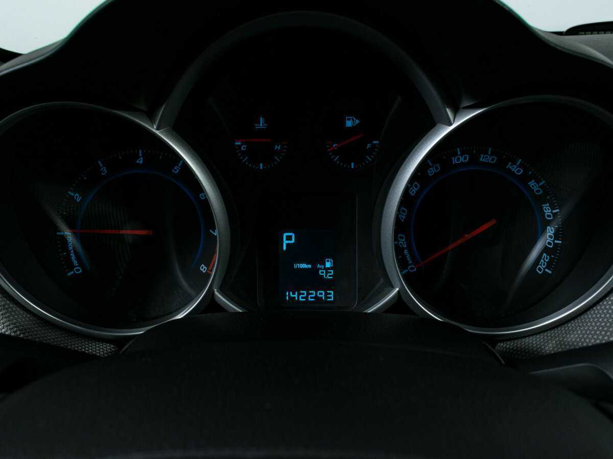 Купить Chevrolet Cruze с пробегом. Фото: #9