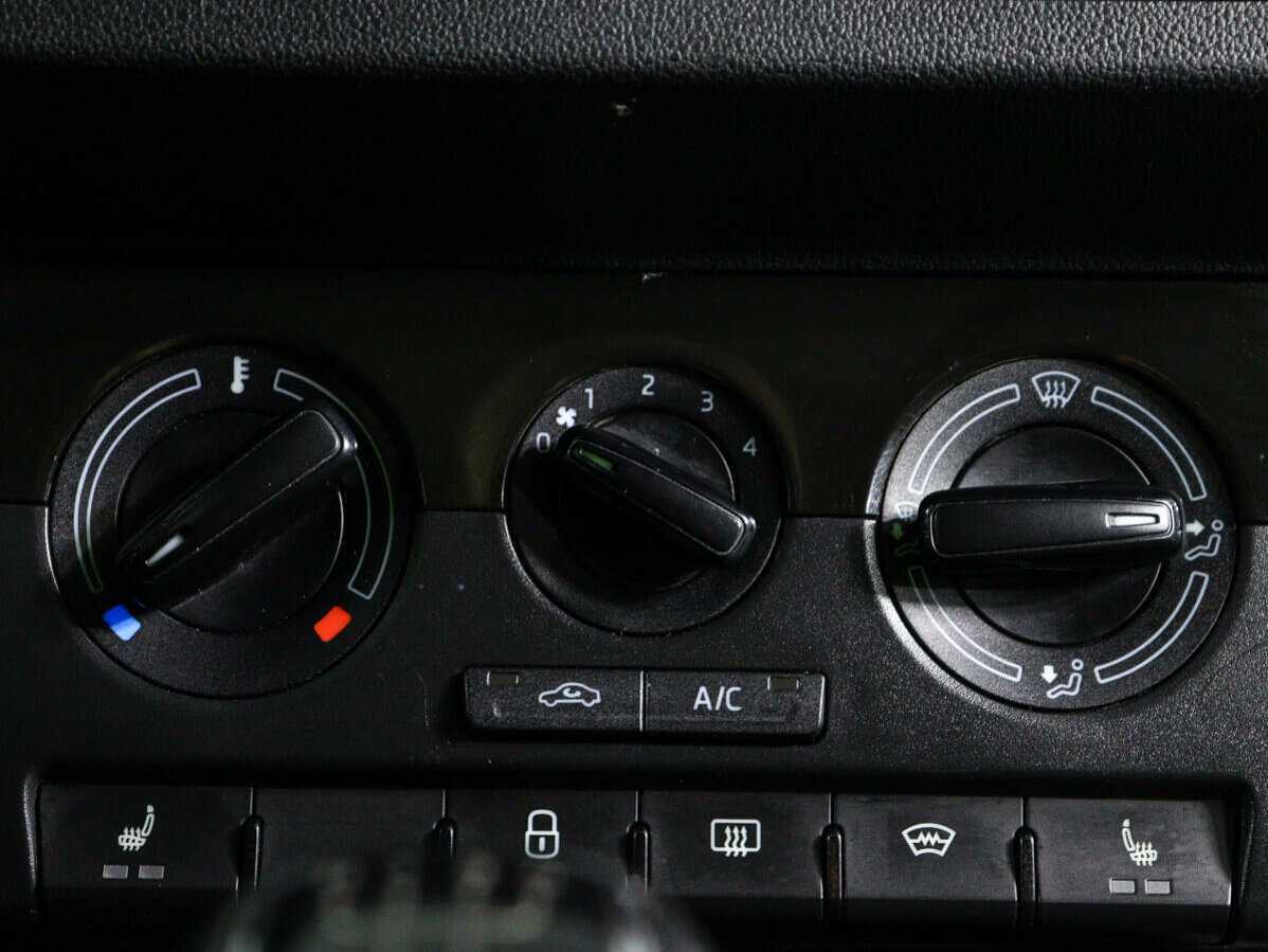 Купить Skoda Rapid с пробегом. Фото: #13