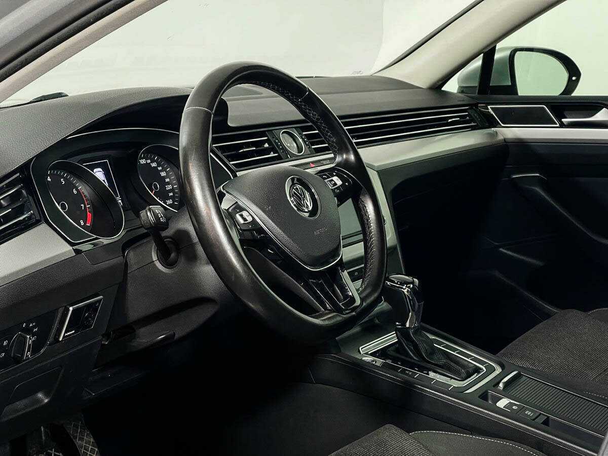 Купить Volkswagen Passat с пробегом. Фото: #12