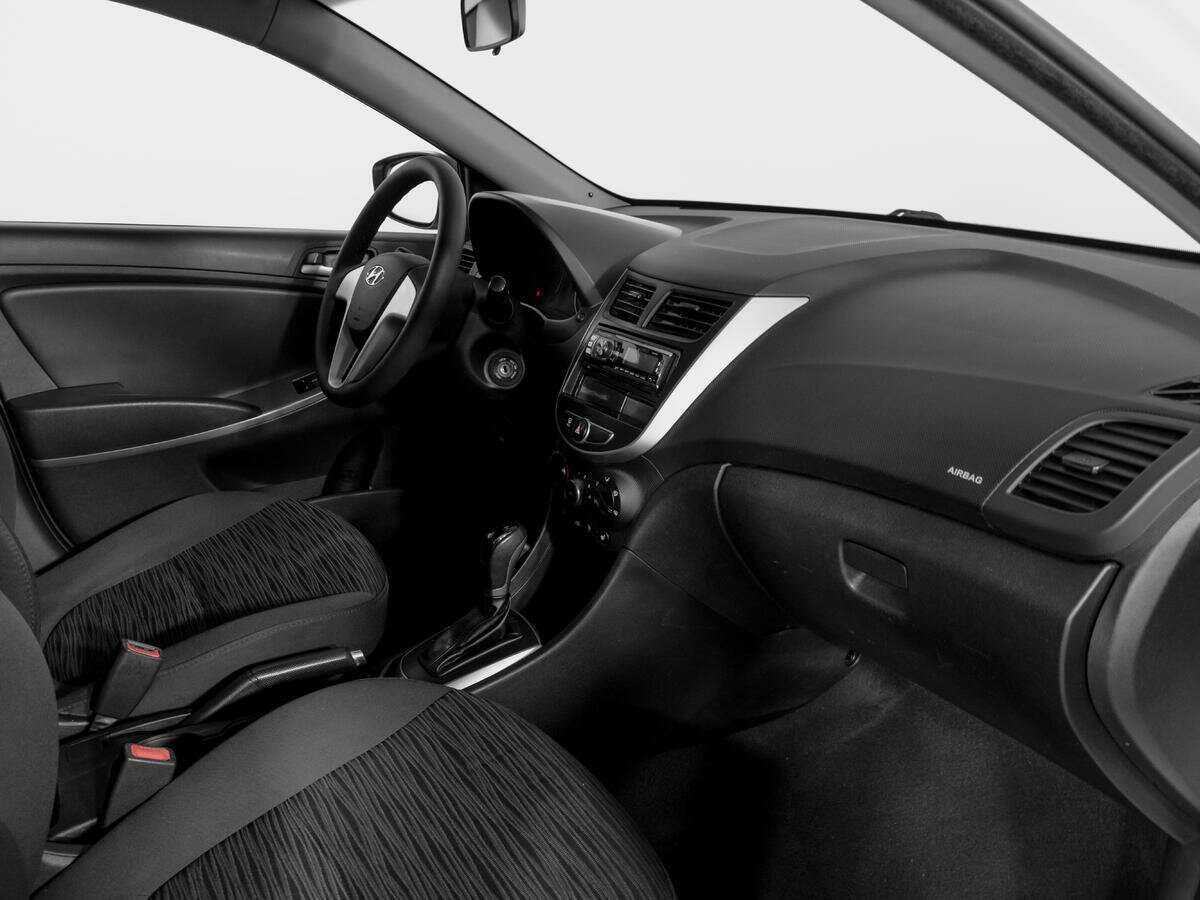 Купить Hyundai Solaris с пробегом. Фото: #8