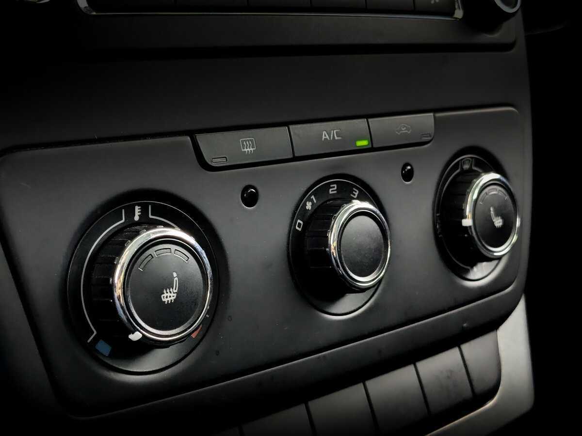 Купить Skoda Yeti с пробегом. Фото: #20