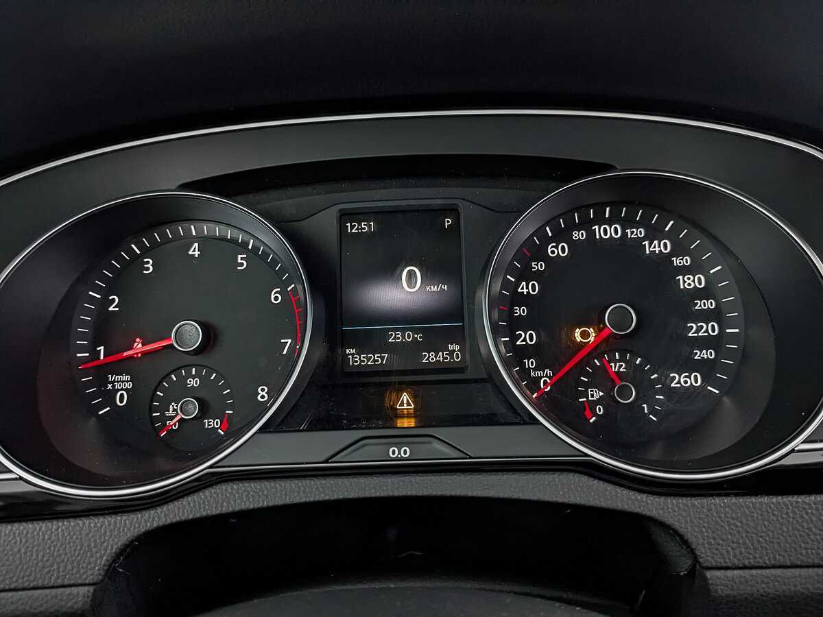 Купить Volkswagen Passat с пробегом. Фото: #12