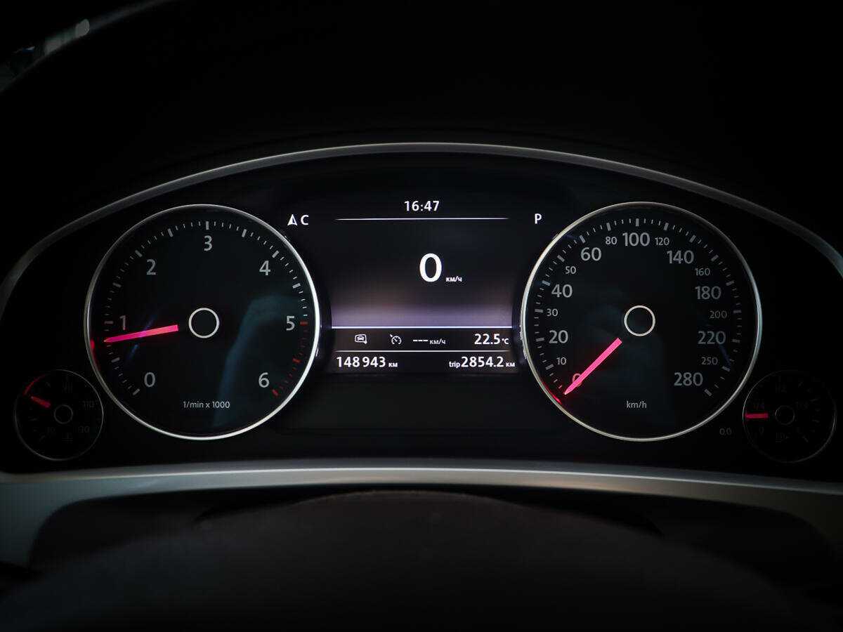 Купить Volkswagen Touareg с пробегом. Фото: #13