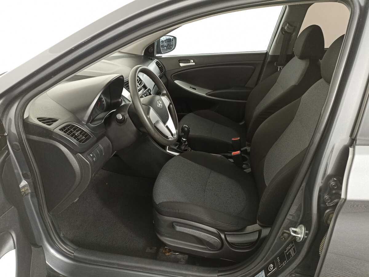 Купить Hyundai Solaris с пробегом. Фото: #10