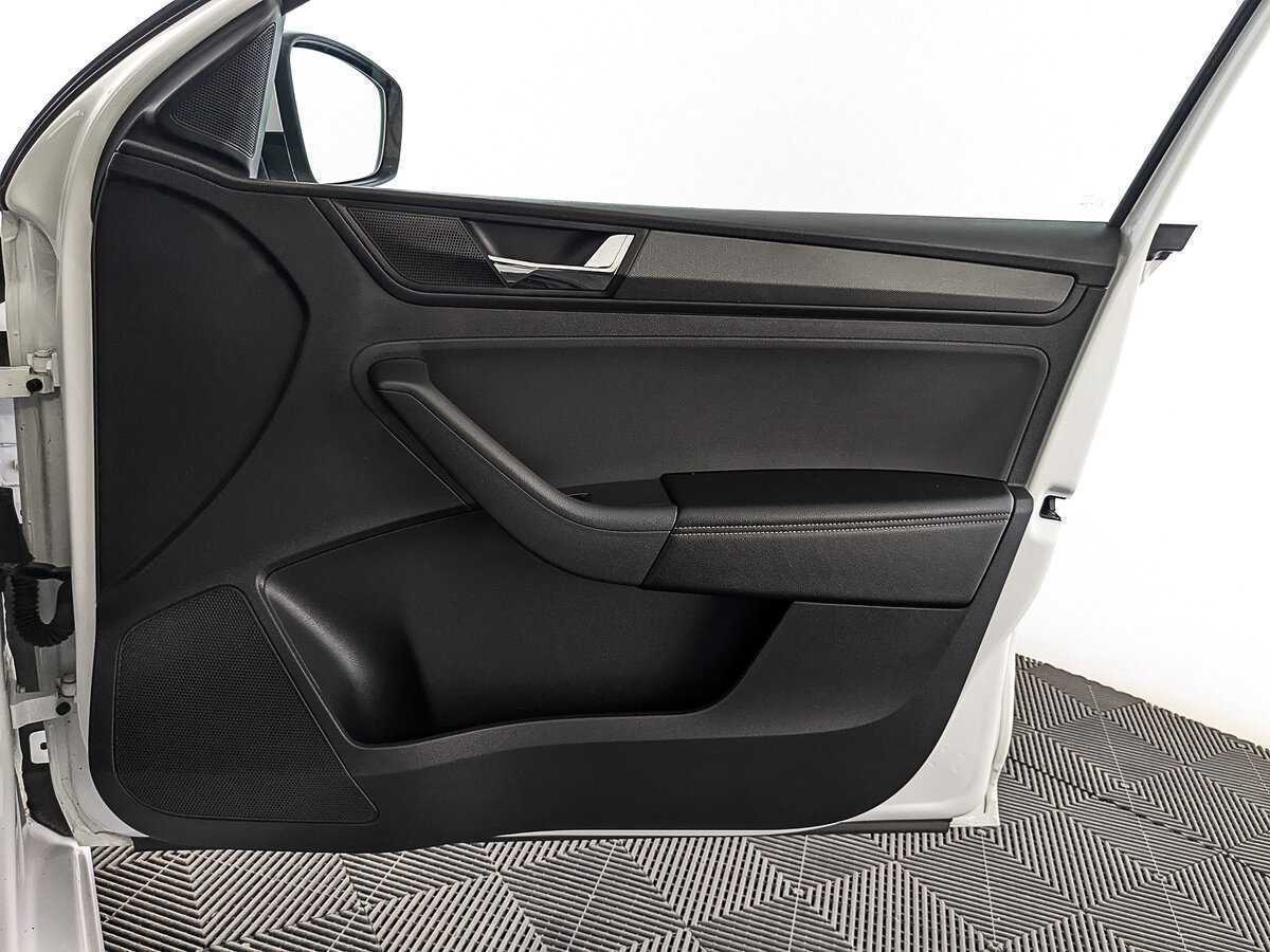 Купить Skoda Rapid с пробегом. Фото: #22