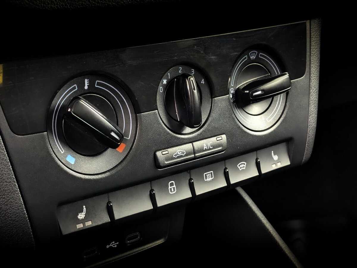 Купить Skoda Rapid с пробегом. Фото: #24